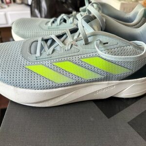 Adidas Duramo tennis shoes